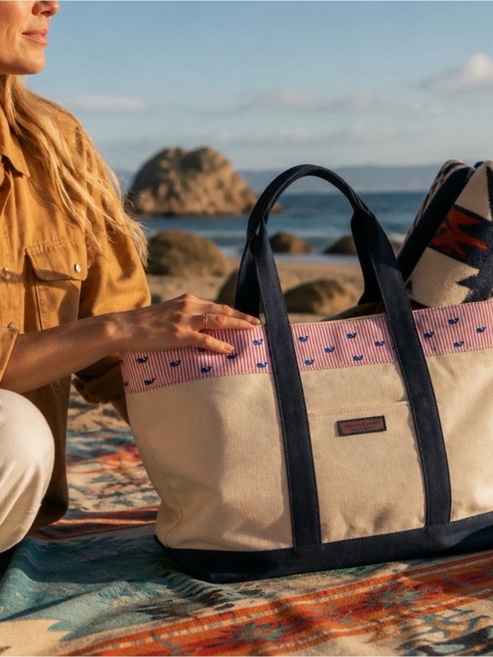 Vineyard Vines Heritage Weekender Bag